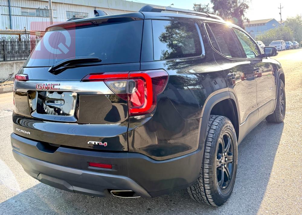 GMC Acadia